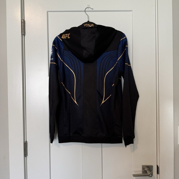 RARE UFC Venum Authentic Fight Night 2.0 Men's Walkout Hoodie - Size Small - Picture 6 of 6